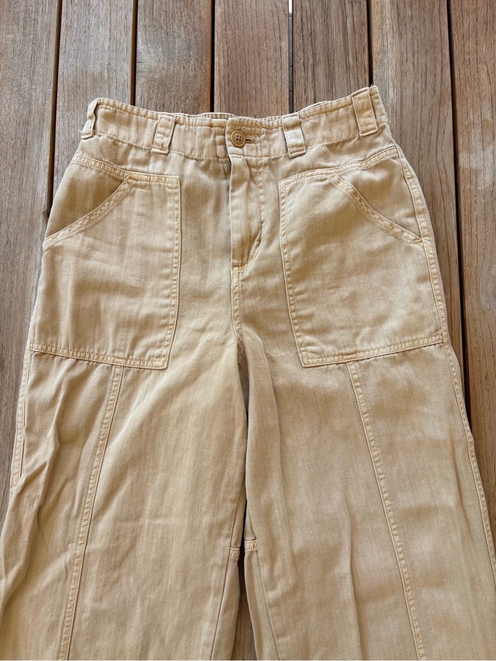 Universal Thread Neutral Beige Barrel Leg Cargo Pants